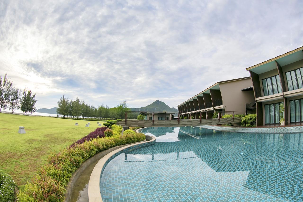La Isla Pranburi Beach Resort Sam Roi Yot Dış mekan fotoğraf