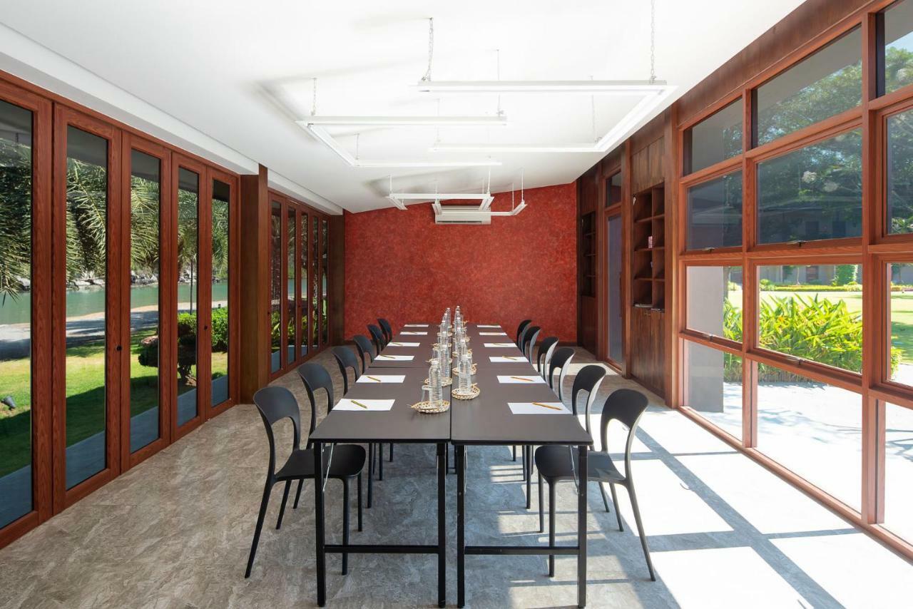 La Isla Pranburi Beach Resort Sam Roi Yot Dış mekan fotoğraf